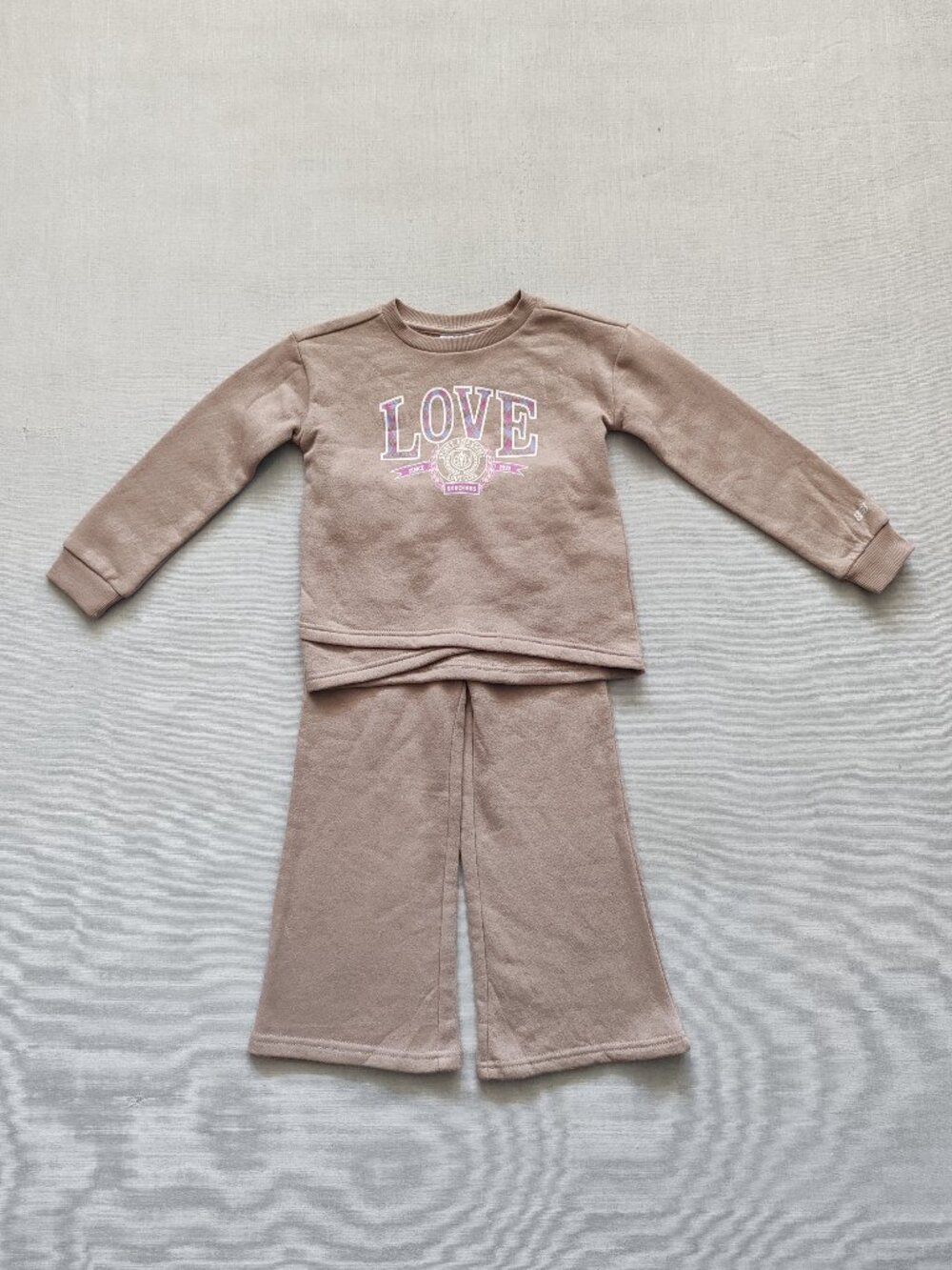 Skechers Toddler Girl 2-Piece Fleece Set-Tan "LOVE" Sweatshirt & Flared Pants 4T